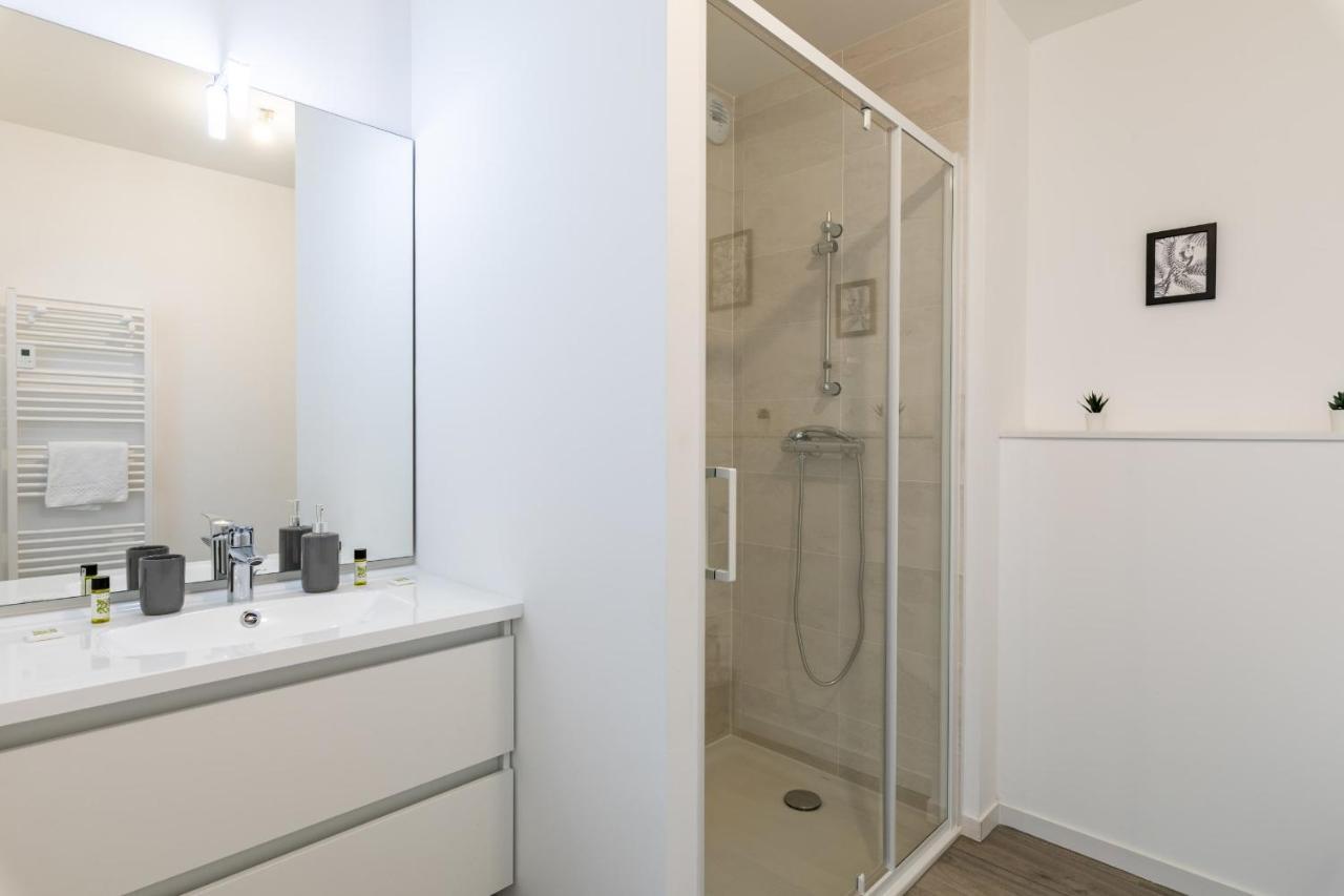 L'Ecume - Studio Moderne Avec Grand Balcon Et Place De Parking Dinard Exterior photo