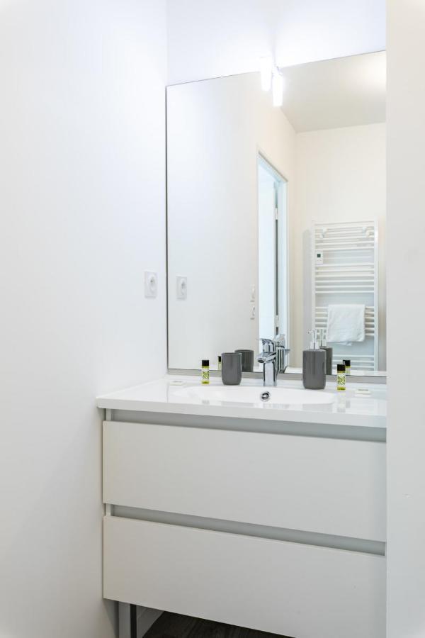 L'Ecume - Studio Moderne Avec Grand Balcon Et Place De Parking Dinard Exterior photo